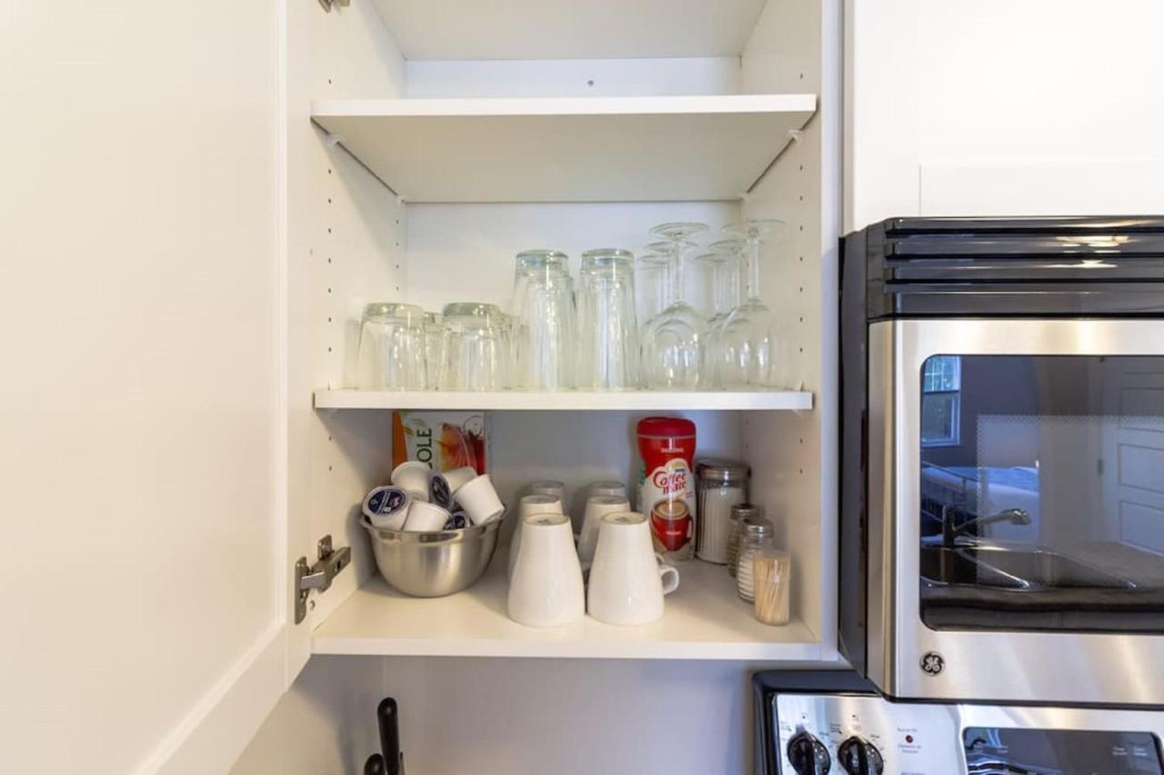 Newly Renovated Modern Condo Near Hospital, Unb Patio & Parking Coffee Saint John Luaran gambar