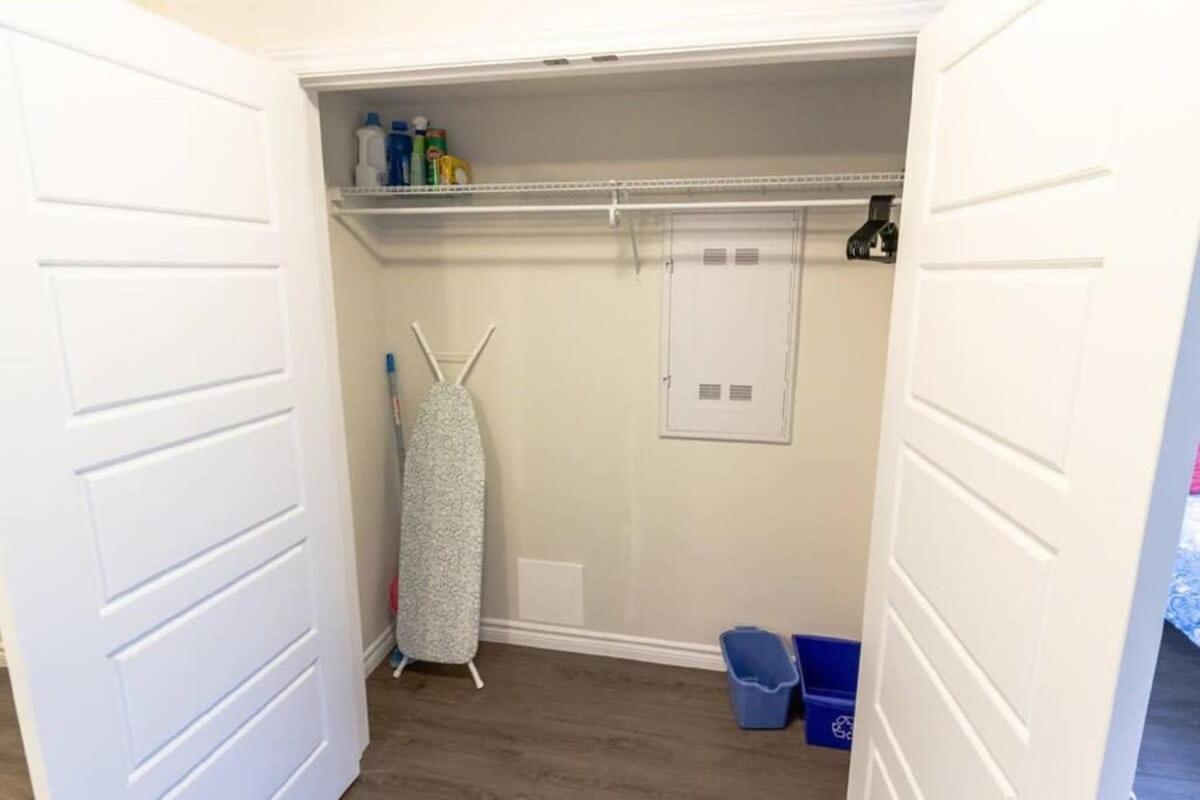 Newly Renovated Modern Condo Near Hospital, Unb Patio & Parking Coffee Saint John Luaran gambar
