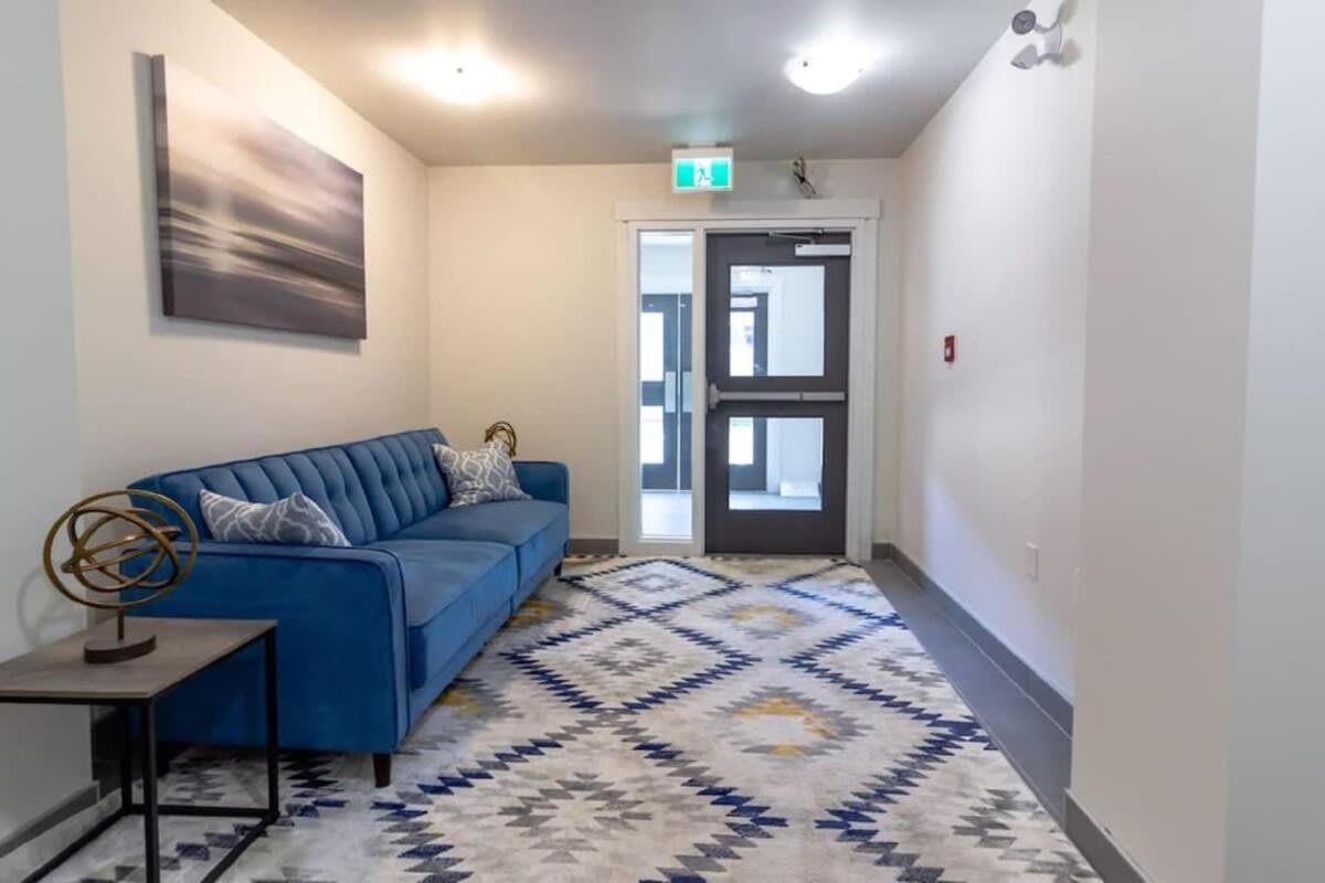 Newly Renovated Modern Condo Near Hospital, Unb Patio & Parking Coffee Saint John Luaran gambar