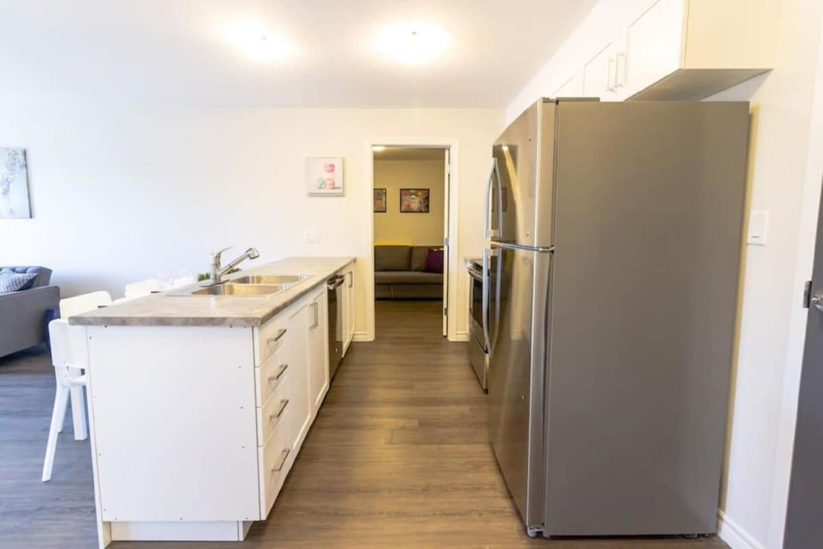 Newly Renovated Modern Condo Near Hospital, Unb Patio & Parking Coffee Saint John Luaran gambar