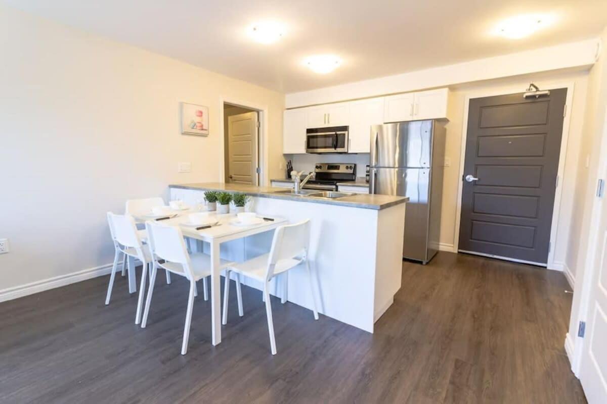Newly Renovated Modern Condo Near Hospital, Unb Patio & Parking Coffee Saint John Luaran gambar