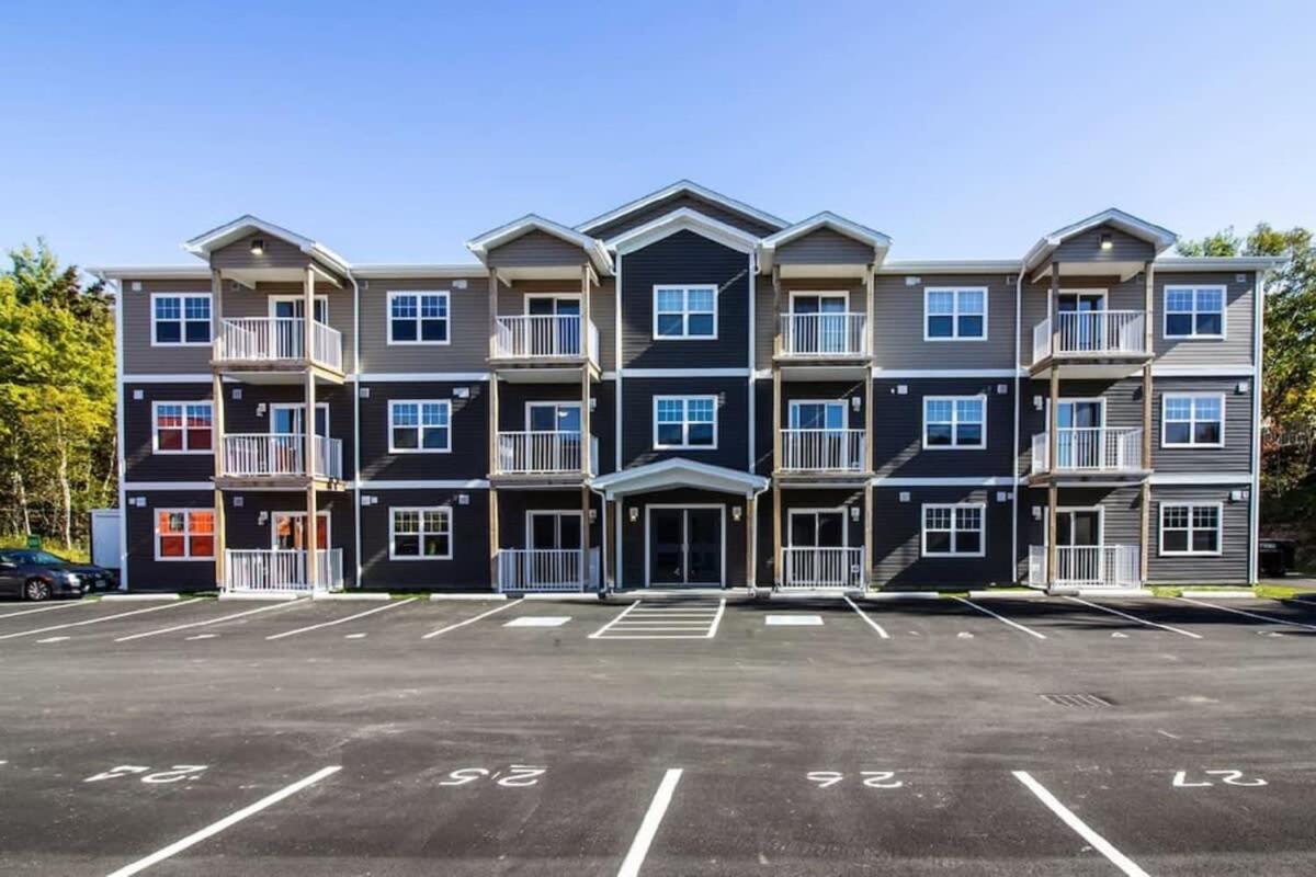 Newly Renovated Modern Condo Near Hospital, Unb Patio & Parking Coffee Saint John Luaran gambar